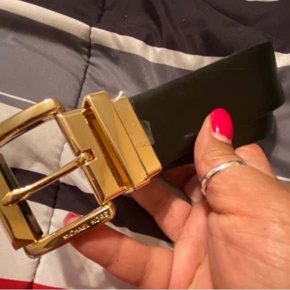 Michael Kors Reversible Belt - Picture 3 of 5